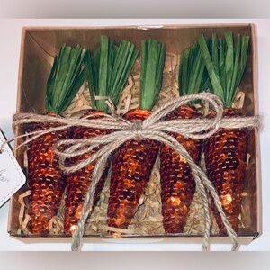 Hip+Hop Decorative Carrots - NEW!